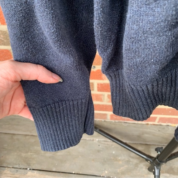 Sweater - Picture 5 of 6